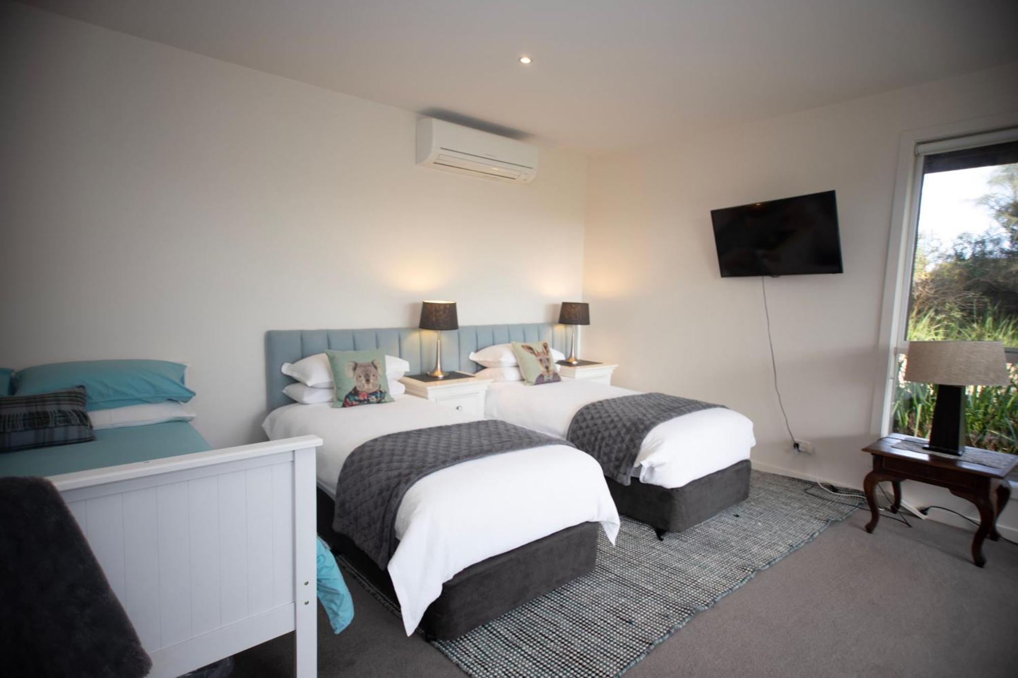 12 Apostles Accommodation Anchors Beach House With Sea Views Port Campbell Eksteriør billede